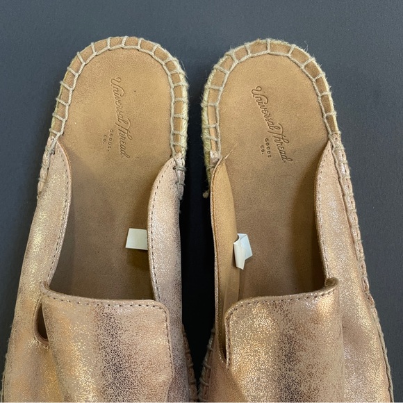 Universal Thread Gold Mules - Picture 3 of 8